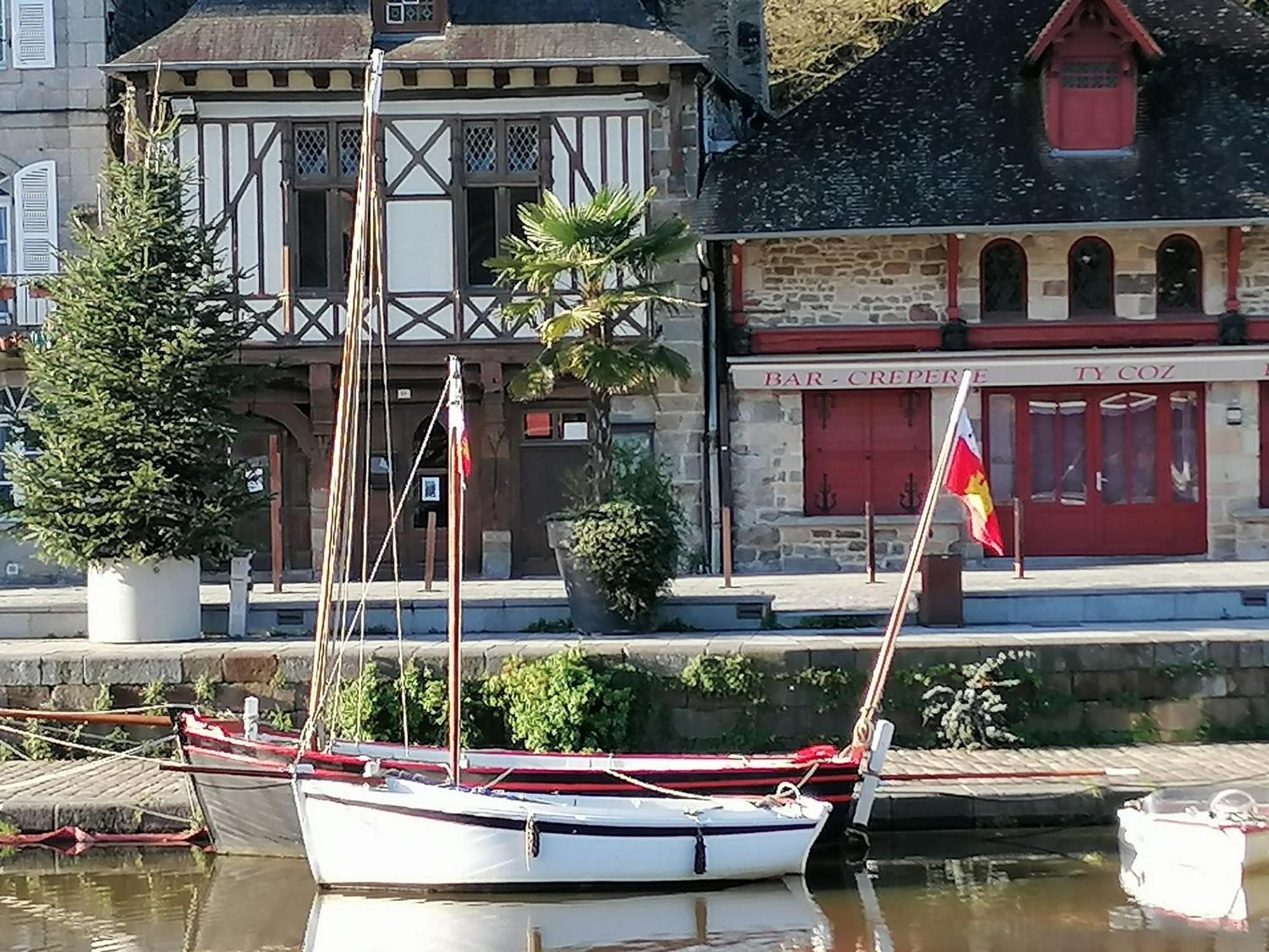 Lanvallay La Tocade Del Arte - Dinan Bed & Breakfast エクステリア 写真